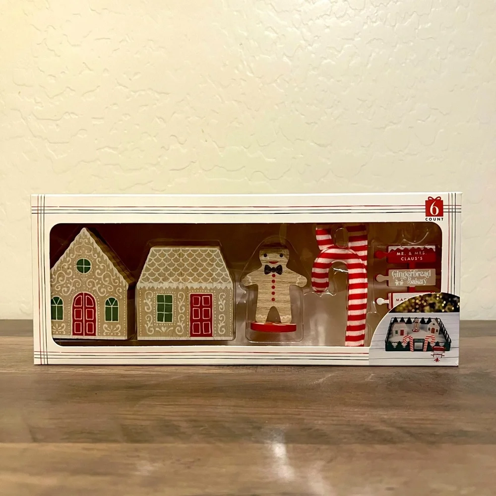 Target Bullseyes Playground Gingerbread Candycane Wood Prop Set